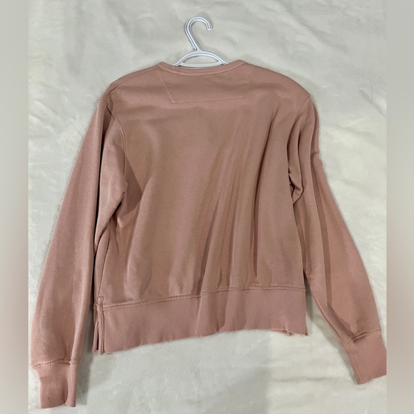 Brand new Guess Sweatshirt - Picture 3 of 3